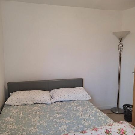 Room Near Heathrow Airport Hillingdon Dış mekan fotoğraf