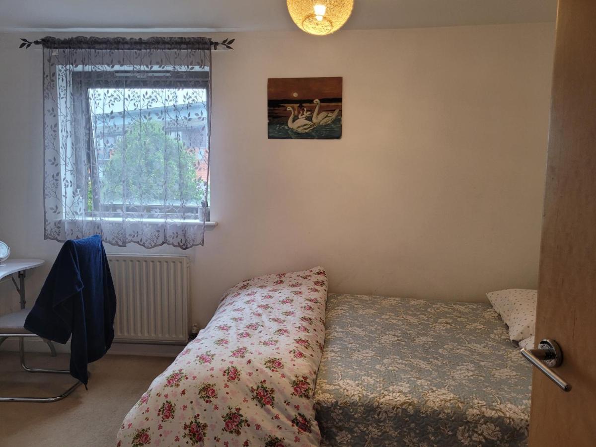 Room Near Heathrow Airport Hillingdon Dış mekan fotoğraf